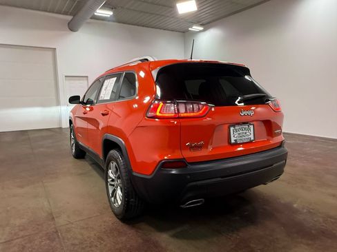 Used 2021 Jeep Cherokee Latitude Lux w/ Comfort/Convenience Group AWD/4WD image 35