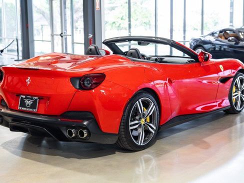 Used 2019 Ferrari Portofino RWD image 6
