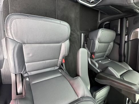 New 2025 Ford Expedition Max Platinum w/ Driver's Package image 18