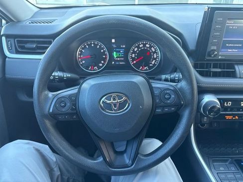 Used 2020 Toyota RAV4 XLE AWD/4WD image 14