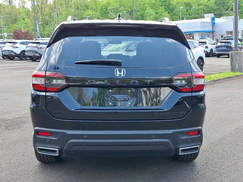 Used 2025 Honda Pilot Black Edition image 5