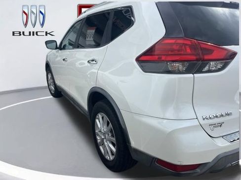 Used 2017 Nissan Rogue SV AWD/4WD image 5
