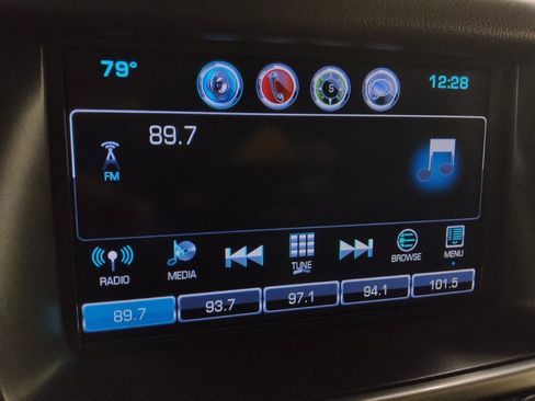 Used 2016 Chevrolet Suburban LS RWD image 25