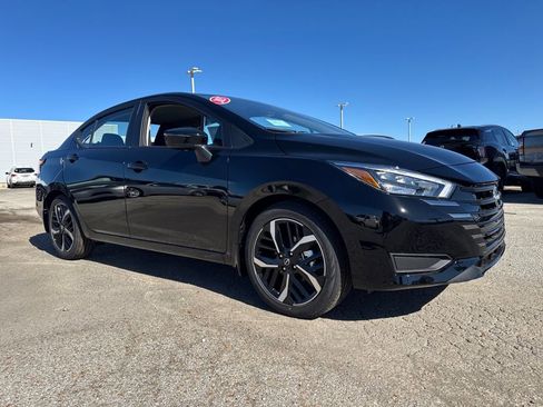 New 2025 Nissan Versa SR w/ Trunk Package image 8