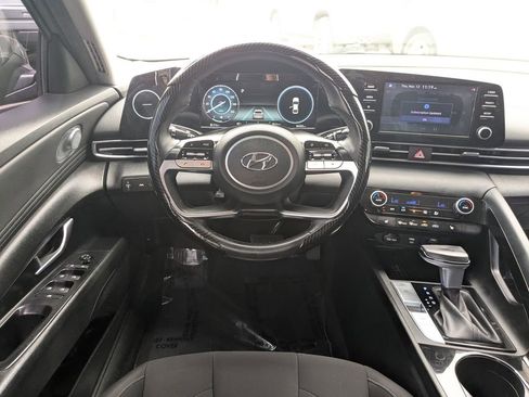 Used 2021 Hyundai Elantra SEL w/ Convenience Package image 14