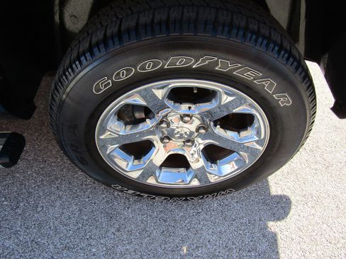 Used 2017 RAM 1500 Laramie image 10