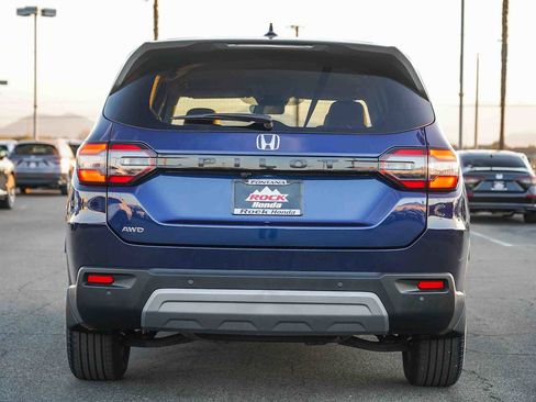 Certified 2025 Honda Pilot EX-L image 6