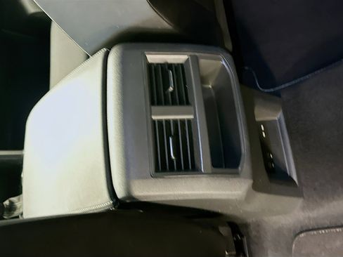 Used 2023 Volkswagen Atlas Cross Sport SE w/ Black Wheel Package AWD/4WD image 27