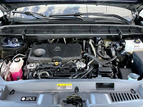 Used 2023 Toyota Highlander XLE image 31