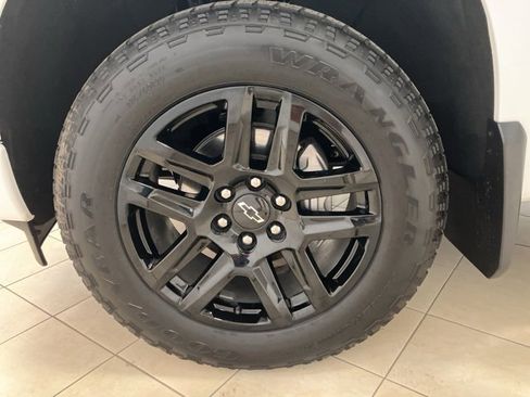 Used 2023 Ford F250 Lariat w/ Lariat Ultimate Package image 2