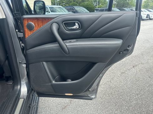 Used 2017 INFINITI QX80 4WD w/ Deluxe Technology Package image 14