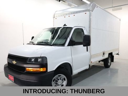 Used 2022 Chevrolet Express 3500 w/ Driver Convenience Package RWD image 2