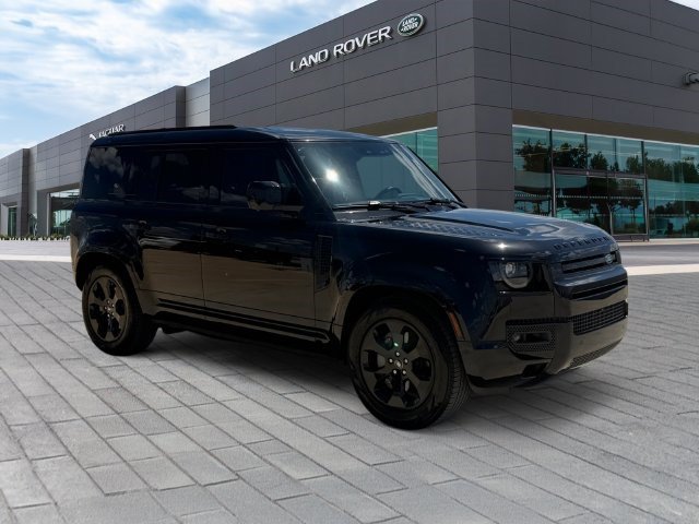 Used 2024 Land Rover Defender 110 X-Dynamic SE AWD/4WD image 7