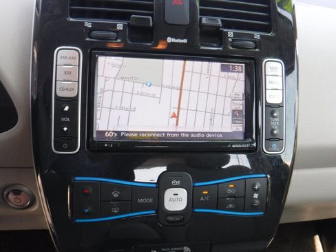 Used 2012 Nissan Leaf SL image 7