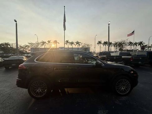Used 2016 Porsche Cayenne S w/ Premium Plus Package AWD/4WD image 9