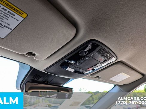 Used 2025 Kia Carnival FWD image 61