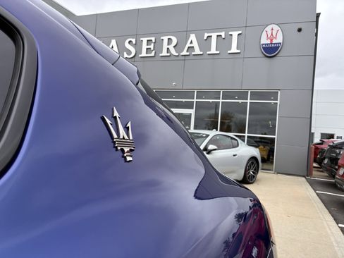 Used 2022 Maserati Levante GT image 11