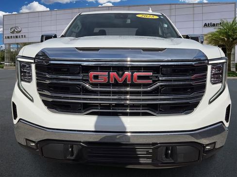 Used 2025 GMC Sierra 1500 SLT image 3