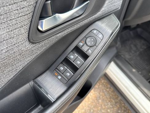 Certified 2023 Nissan Rogue SV FWD image 12