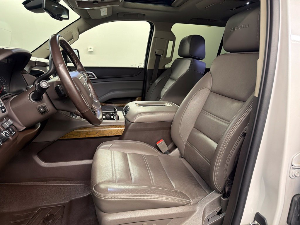 Used 2020 GMC Yukon Denali w/ Denali Ultimate Package AWD/4WD image 27