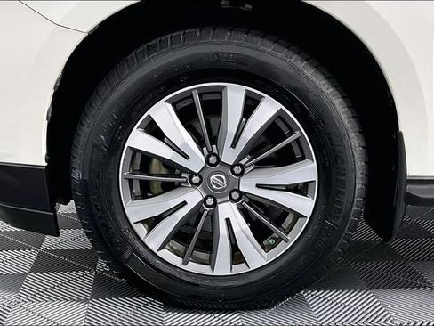 Used 2017 Nissan Pathfinder SL FWD image 10