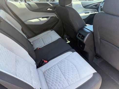 Used 2018 Chevrolet Equinox LS FWD image 28