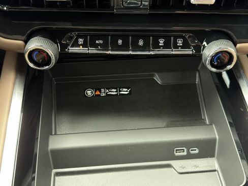 New 2026 Chevrolet Tahoe High Country w/ Sun And Tow Package AWD/4WD image 16