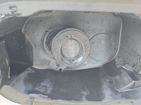 Used 2024 Chevrolet Equinox LT w/ LPO, Floor Liner Package FWD image 12