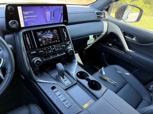 New 2026 Lexus LX 700h Luxury image 30