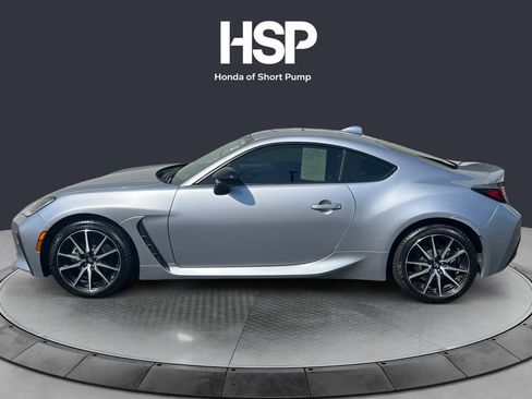 Used 2024 Toyota GR86 image 2