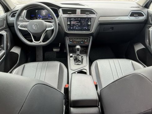 Used 2022 Volkswagen Tiguan SE FWD image 21
