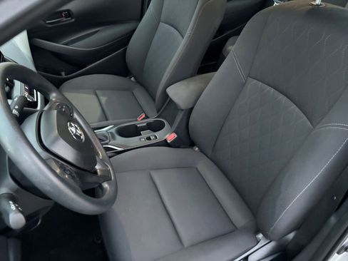 Used 2025 Toyota Corolla LE image 34