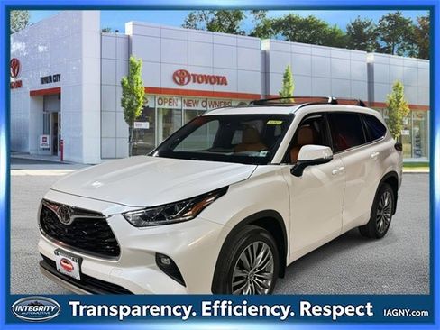 Used 2020 Toyota Highlander Platinum image 4