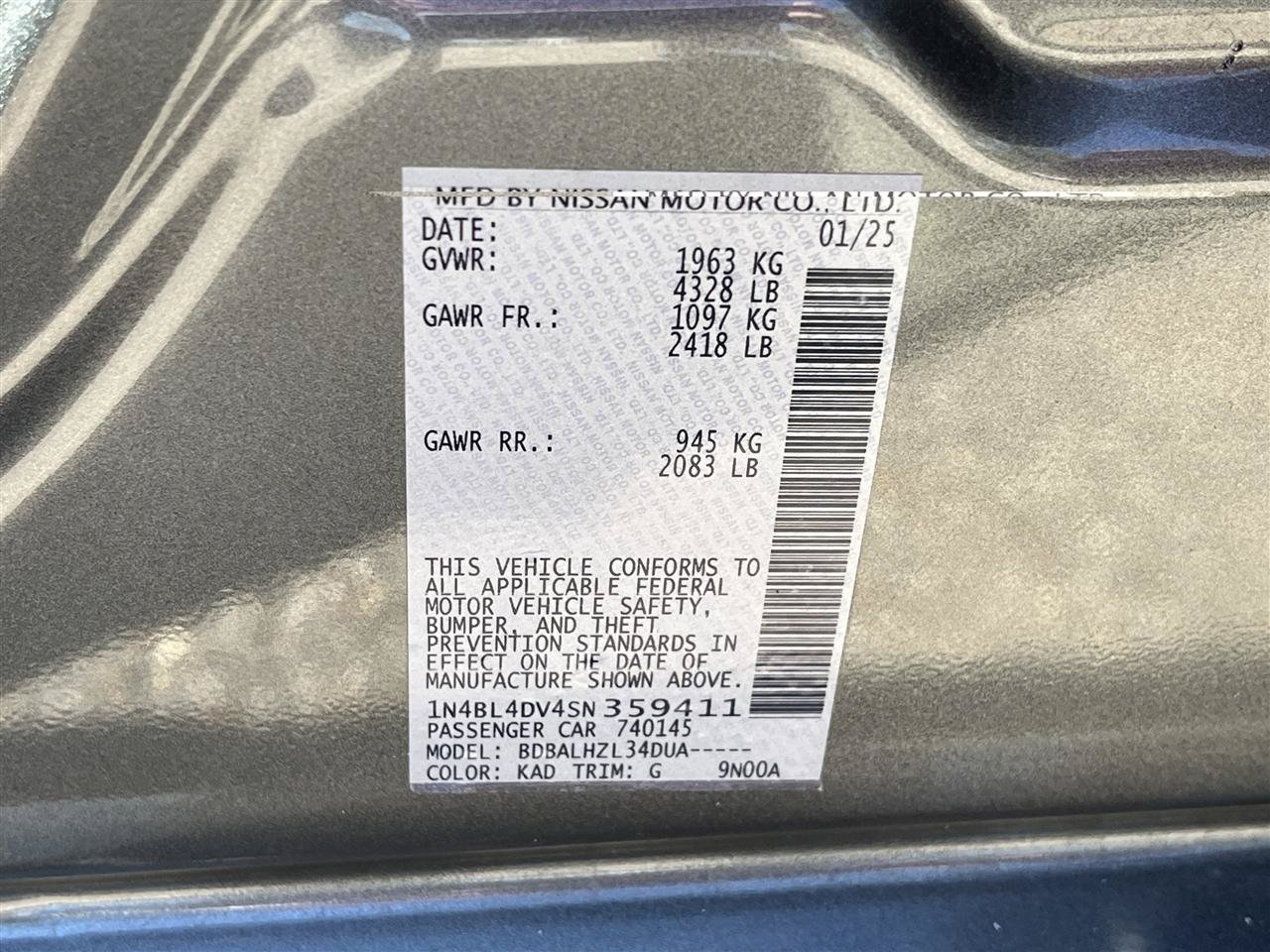 Used 2025 Nissan Altima 2.5 SV FWD image 12