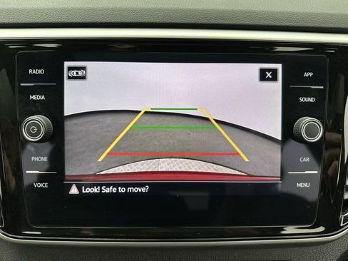 Certified 2023 Volkswagen Atlas Cross Sport SE w/ Panoramic Sunroof Package image 18