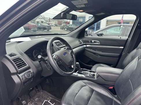 Used 2018 Ford Explorer Sport w/ Equipment Group 401A image 11