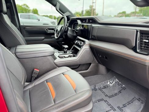 Certified 2025 GMC Sierra 1500 AT4 w/ Technology Package AWD/4WD image 10