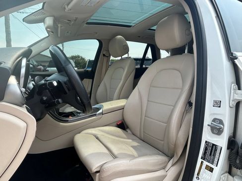 Used 2019 Mercedes-Benz GLC 300 4MATIC image 11
