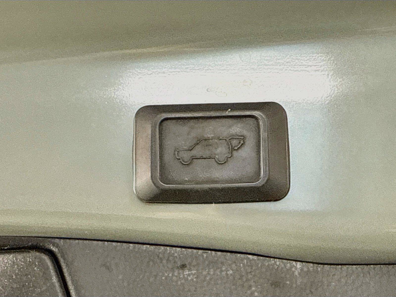 Used 2019 Toyota RAV4 XLE w/ Convenience Package FWD image 41