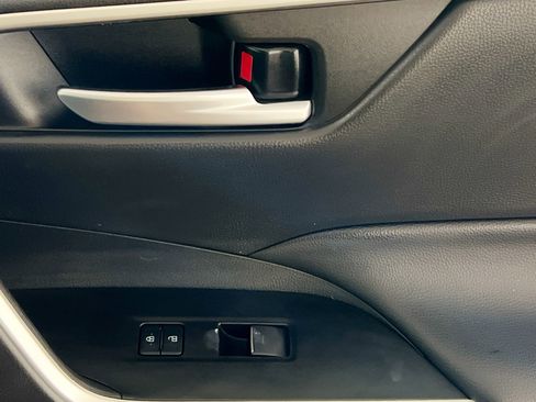 Used 2023 Toyota RAV4 SE image 32