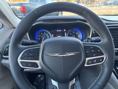 Used 2022 Chrysler Pacifica Limited image 14