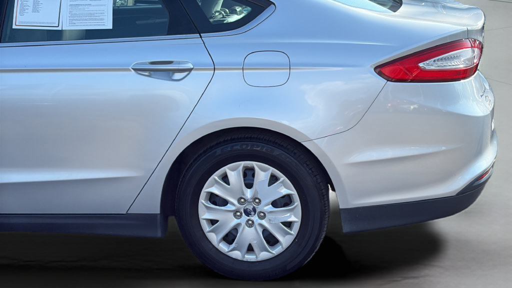 Used 2014 Ford Fusion S FWD image 27