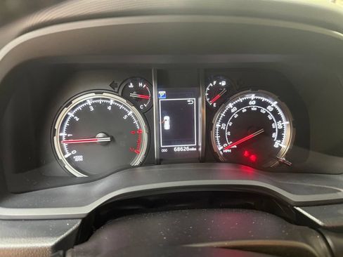 Used 2020 Toyota 4Runner Venture AWD/4WD image 22