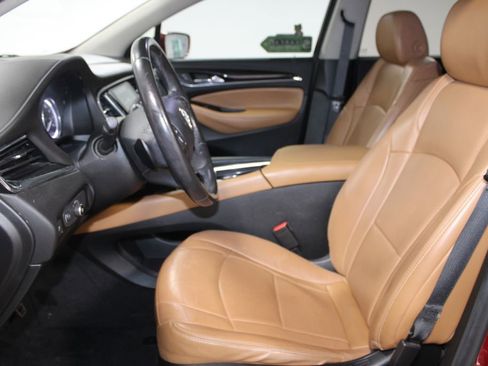Used 2019 Buick Enclave Essence w/ LPO, Luxury Package image 21