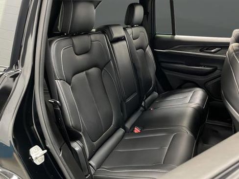 Used 2024 Jeep Grand Cherokee Limited w/ Black Appearance Package image 26