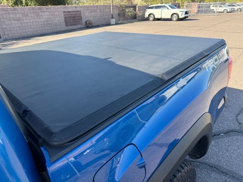 Used 2017 Toyota Tacoma TRD Off-Road w/ Tow Package image 9