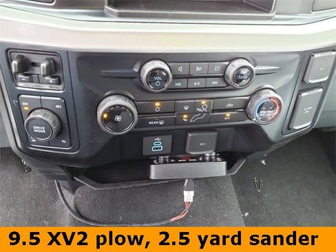 Used 2024 Ford F350 XLT w/ FX4 Off-Road Package image 15
