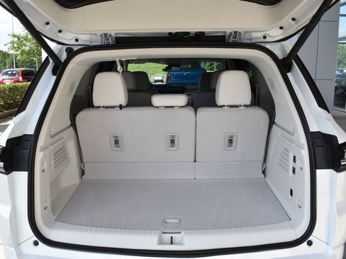 Used 2025 Buick Enclave Avenir w/ LPO, Floor Liner Package FWD image 11