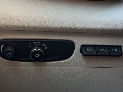 Used 2022 Buick Envision Avenir w/ Technology Package II image 17