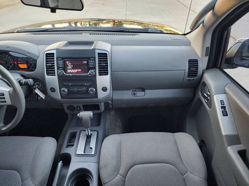 Used 2017 Nissan Frontier SV RWD image 19